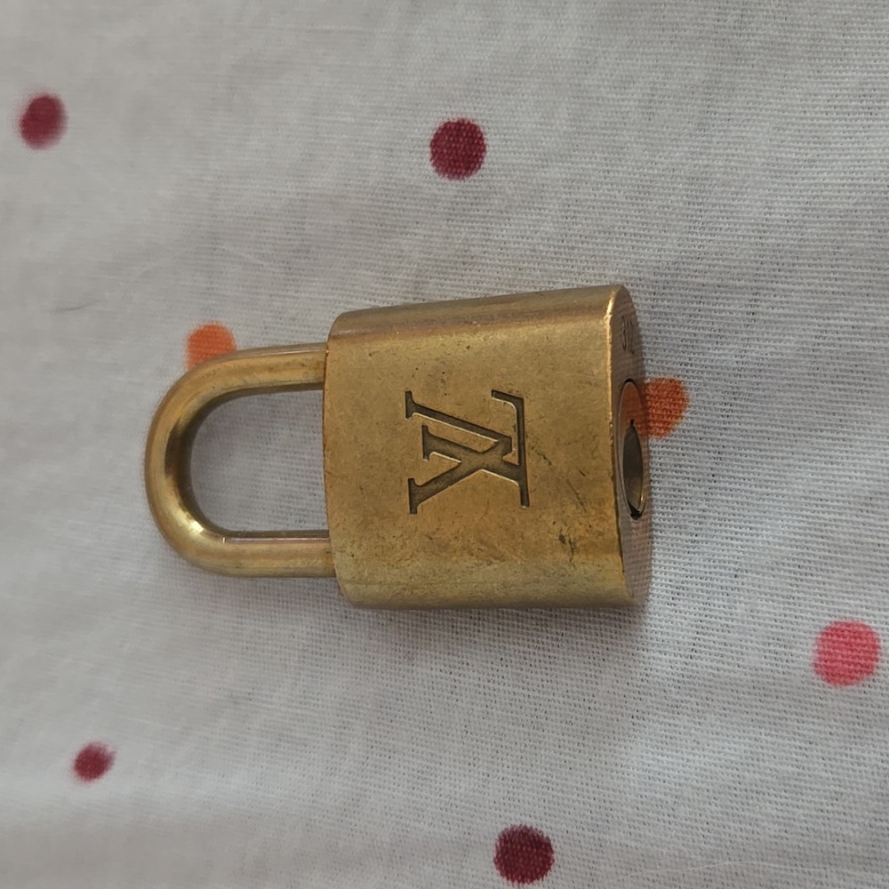 Louis Vuitton Lock Only NO KEY 312